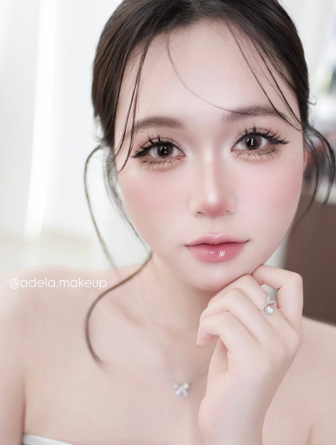 Lớp nền ADELA Studio cận cảnh
